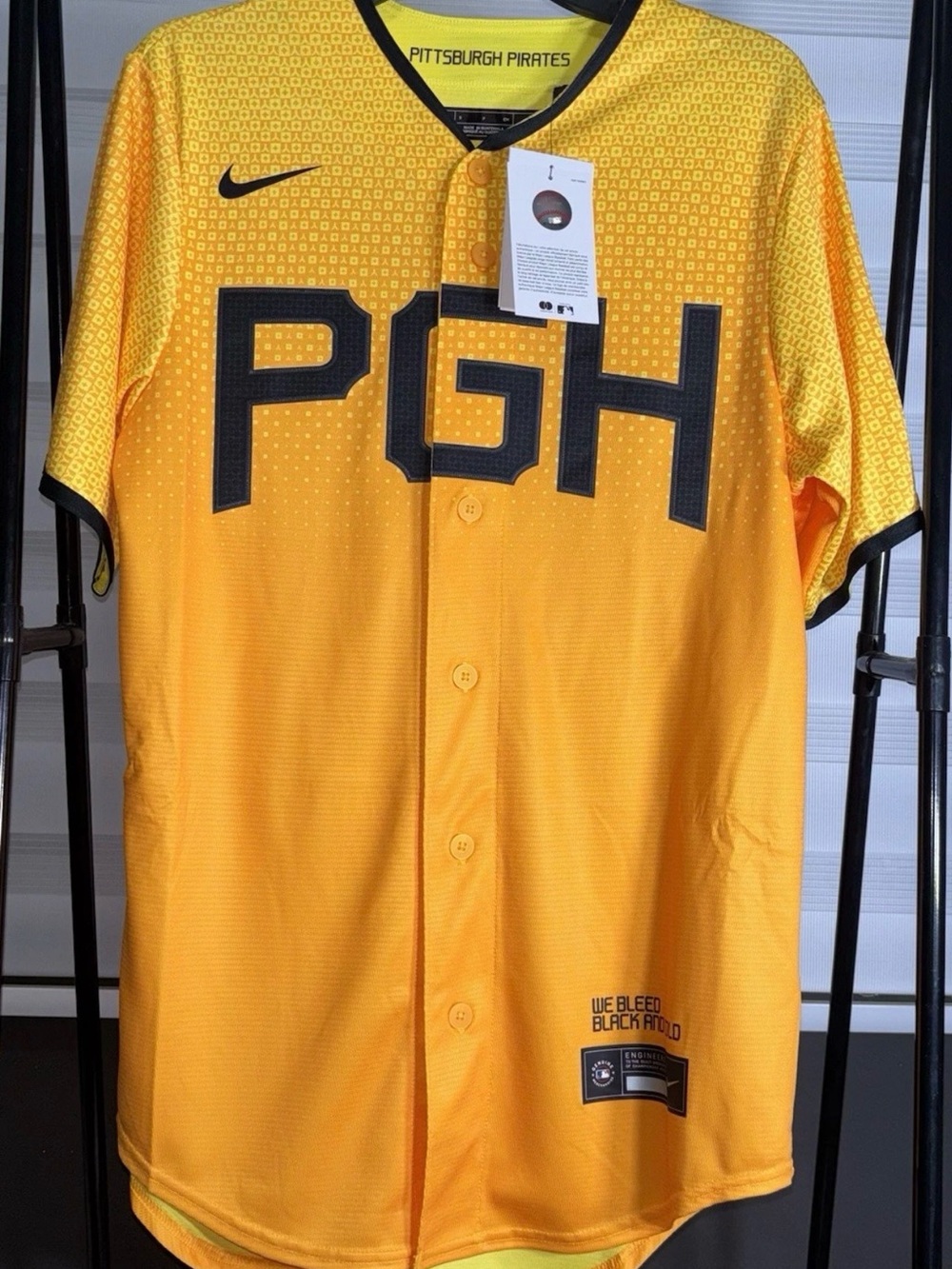 Nike Yellow Men's Baseball Jersey with Black Roberto Clemente Small
